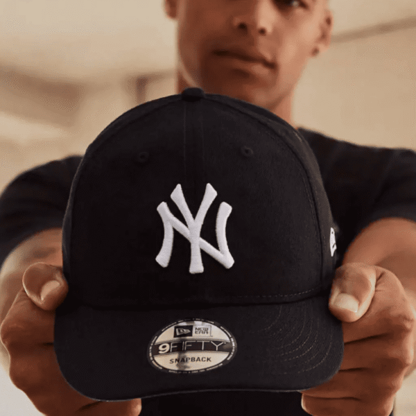 Caps